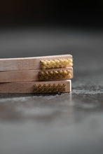 Otter Wax Brush